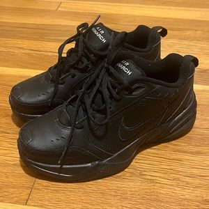 Nike Air Monarch